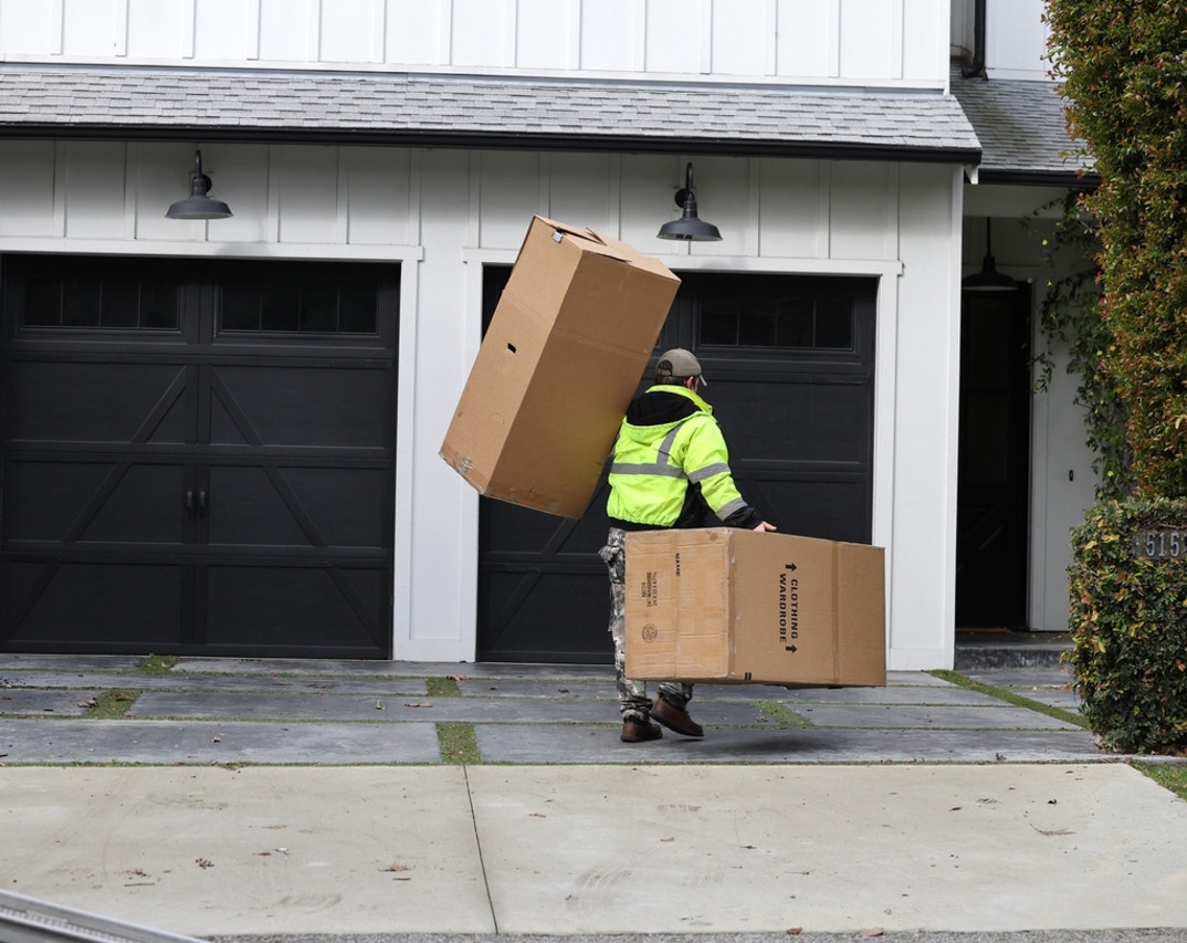 Ariana Madix Valley Village Moving 3
