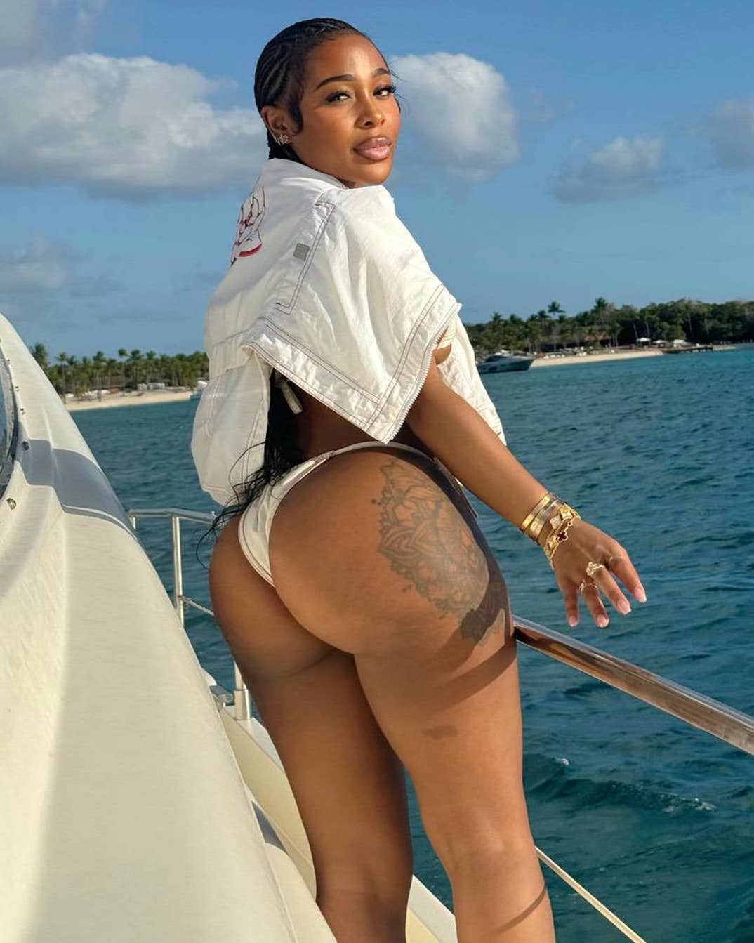 Jayda Cheaves Hot Shots 13