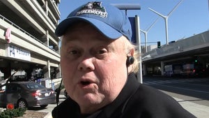 Louie Anderson Thinks He Looks Prettier as a Woman Than a Man