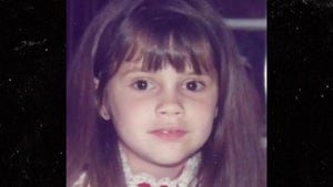 0608-Victoria-Beckham-Cute-Kids-HERO