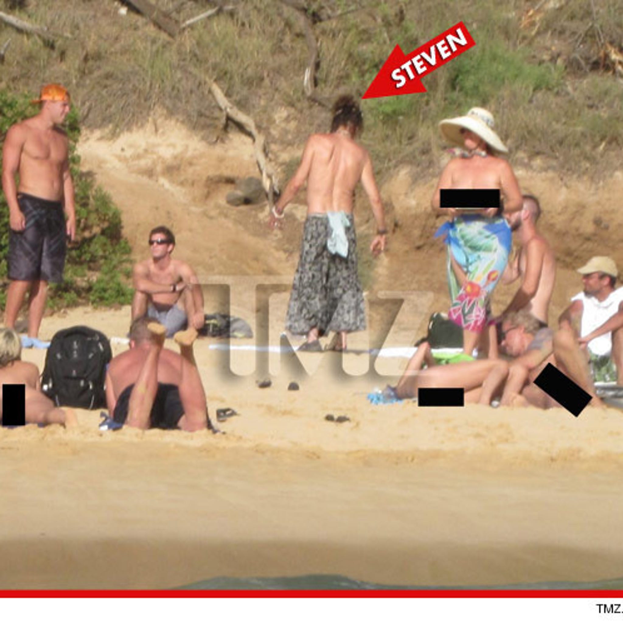 Bottomless Beach Girls - Steven Tyler -- Doesn't Slack Off at Nude Beach