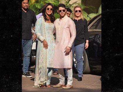 1128-nick-jonas-priyanka-chopra-varinder-chawla-mega-01