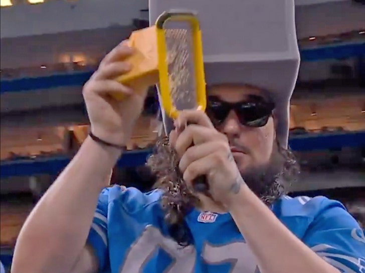 detroit fan shredding cheese 1