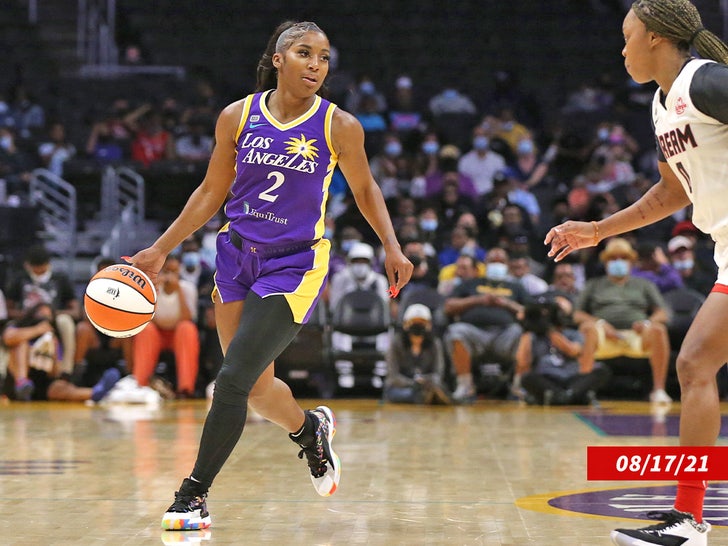 te'a cooper la sparks sub getty swipe