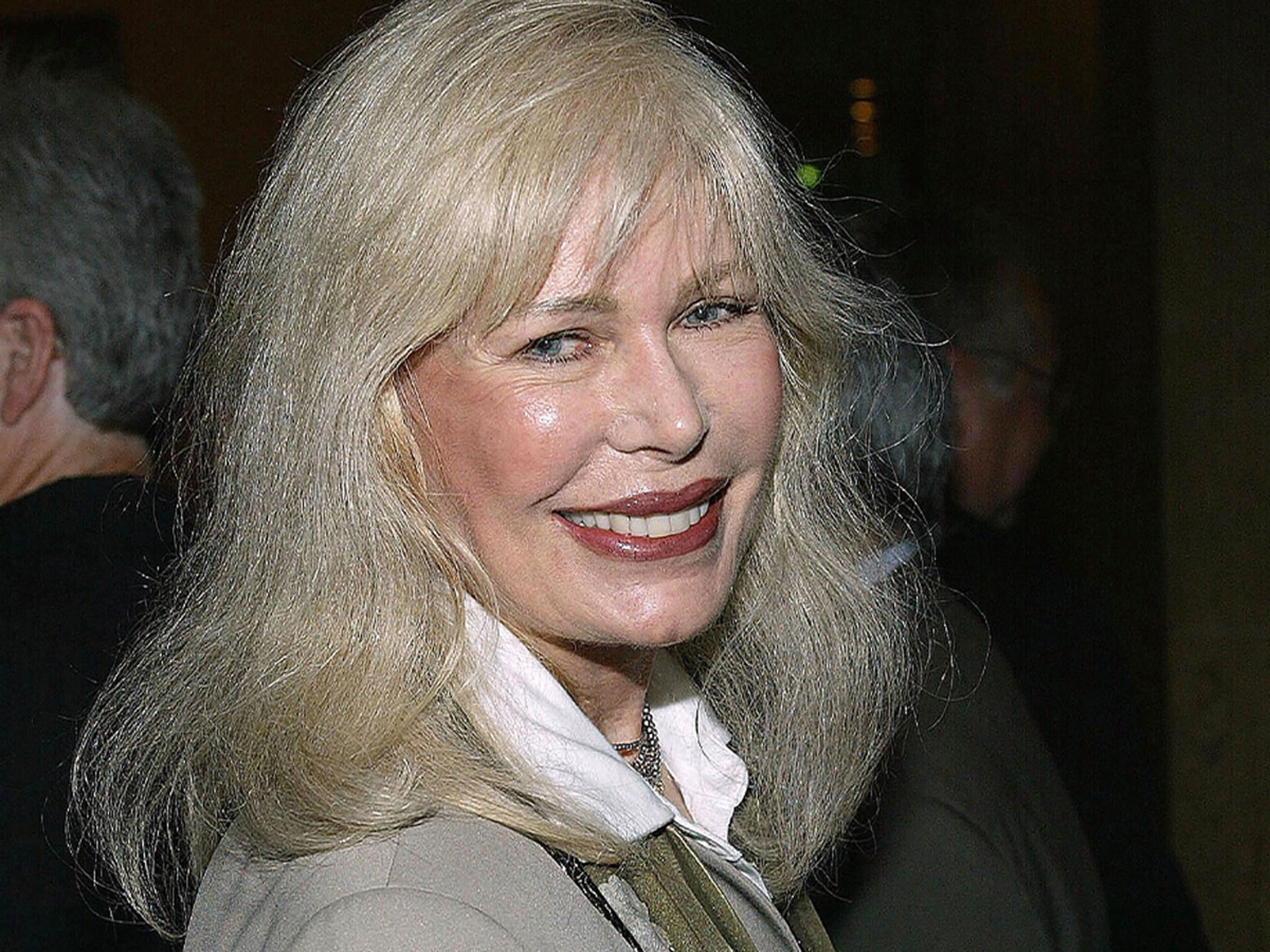 loretta swit smoking cigarettes for Yoplait 1979 TV commercial M*A*S*H' Actress Loretta Swit Dead