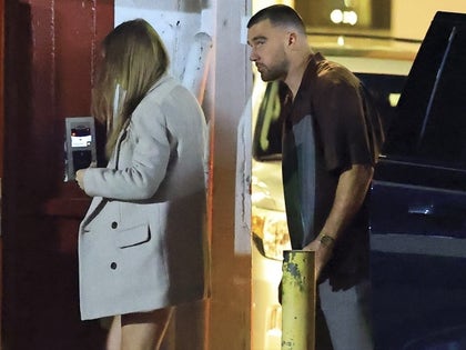 0113-Taylor-Swift-Travis-Kelce-Out-For-Dinner-In-Beverly-Hills-PRIMARY