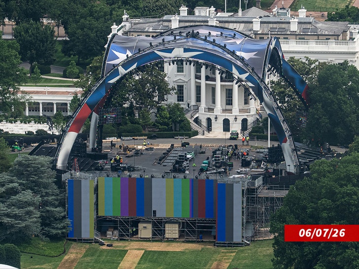 sub-white-house-ufc-getty-1