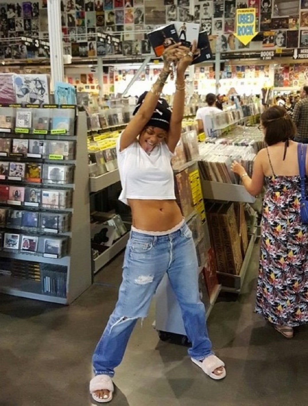 0909_rihanna_snapshots39