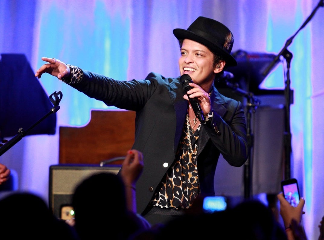 bruno mars perfomance photos-02