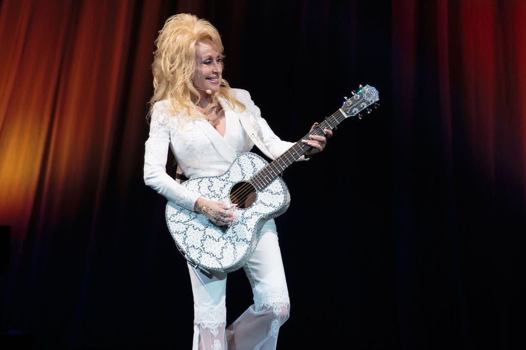 Dolly Parton Photos 11