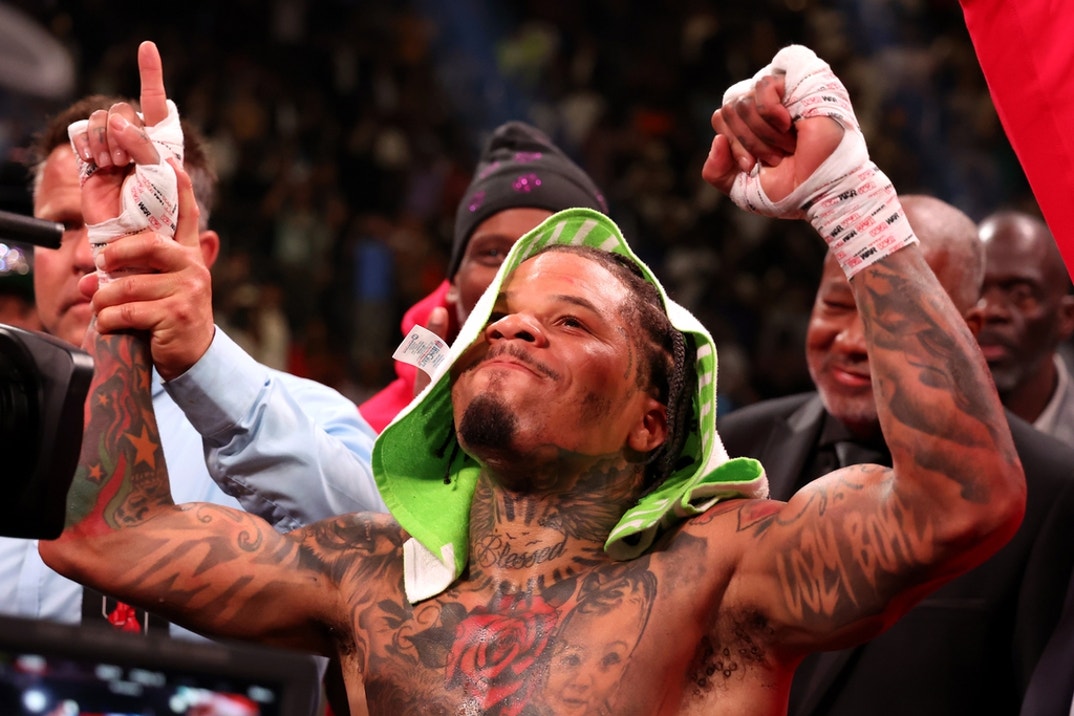 Gervonta Davis Fighting Photos 2