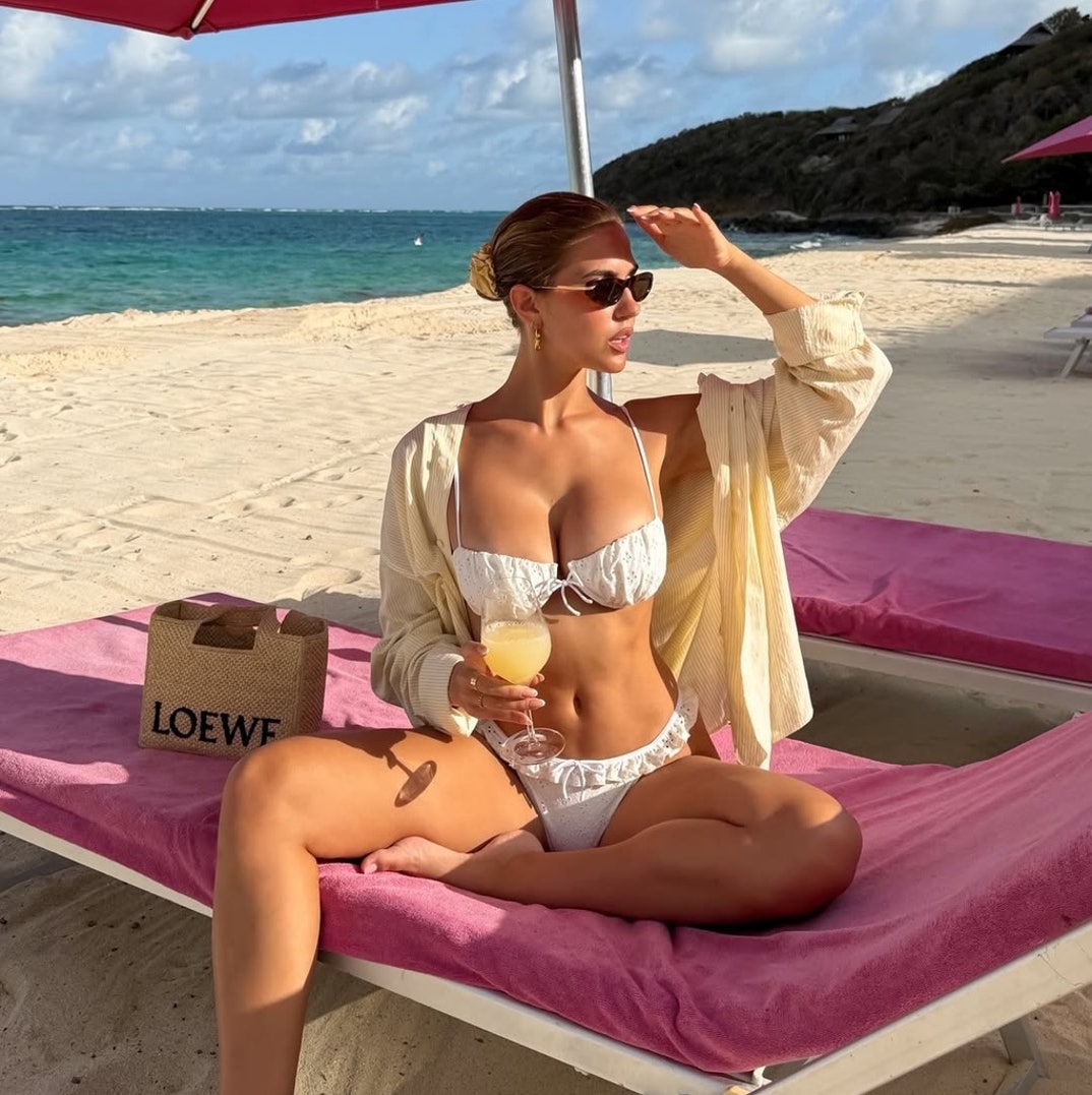 Kara Del Toro Conouan Vacay 10
