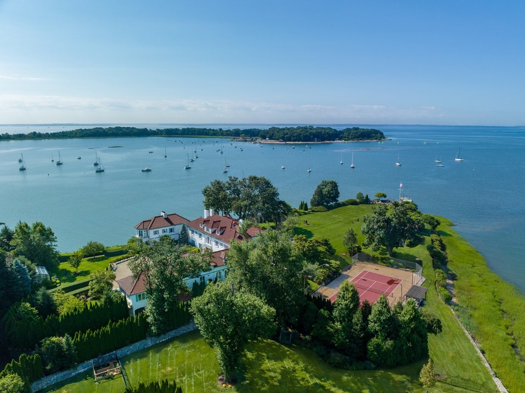 Kathie Lee Gifford Lists Connecticut Home 14