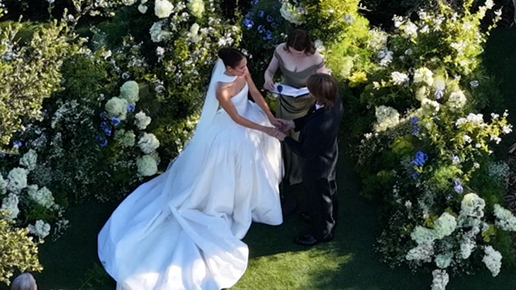 083026_finneas_wedding_kal