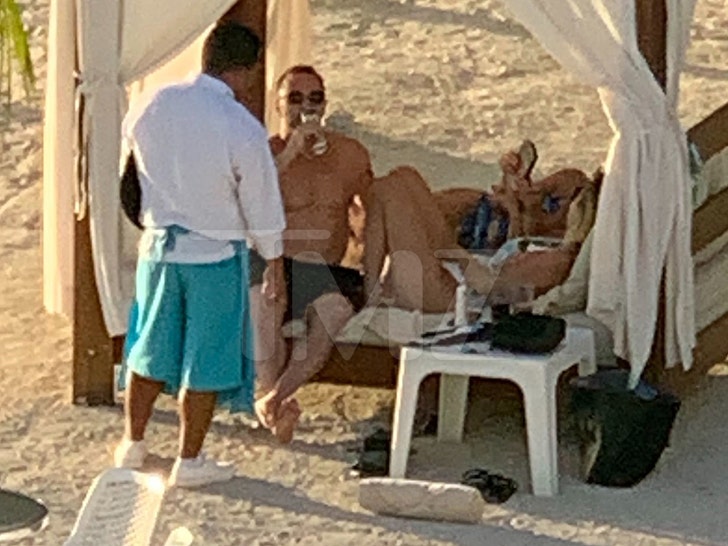 Joe Giudice In mexico