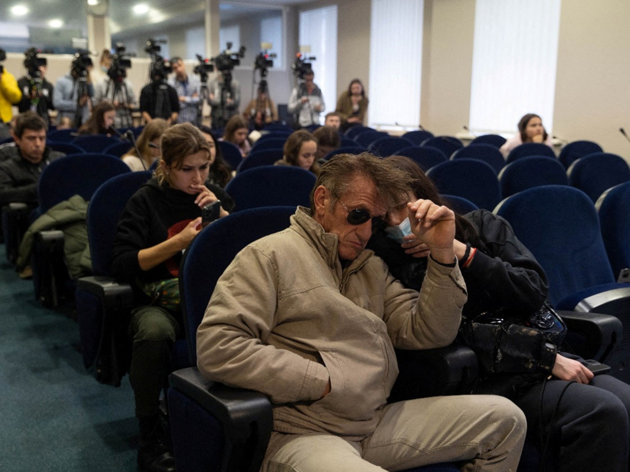 Sean Penn in Ukraine Filming Documentary on Russian Invasion