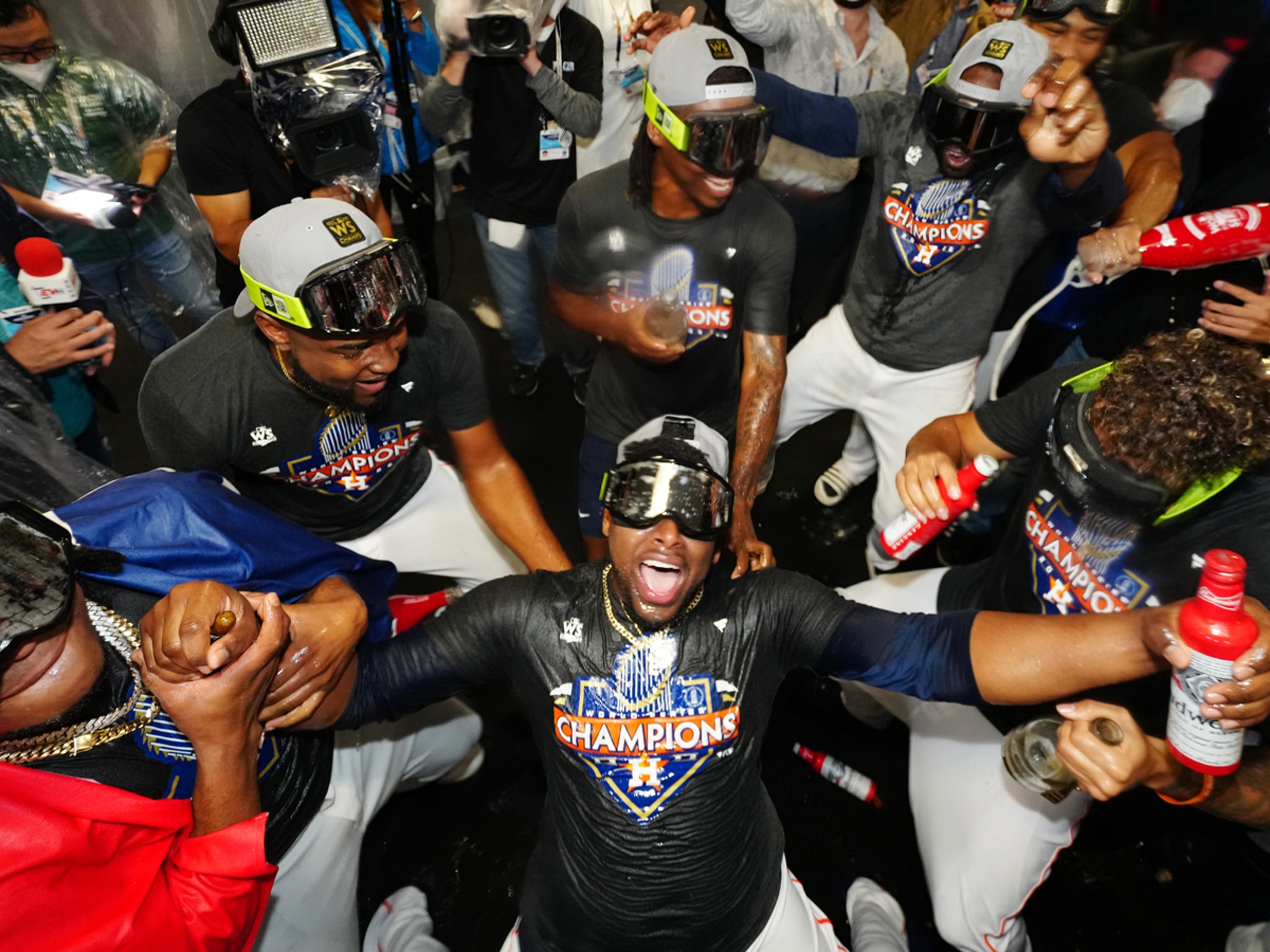 Plot Twist Creates H-E-B's Astros Campaign “Victory Lap” for World Series  Champs – AdChat™ DFW