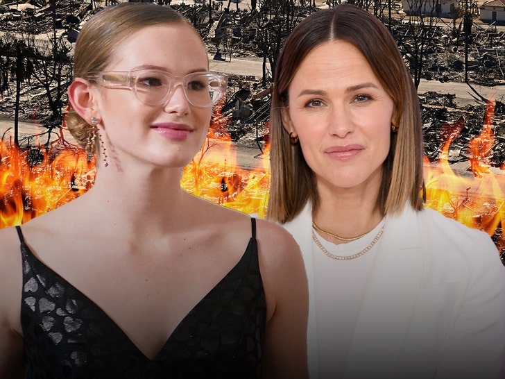 Violet Affleck and Jennifer Garner Getty 1