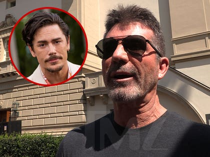 032526_simon_cowell_primary