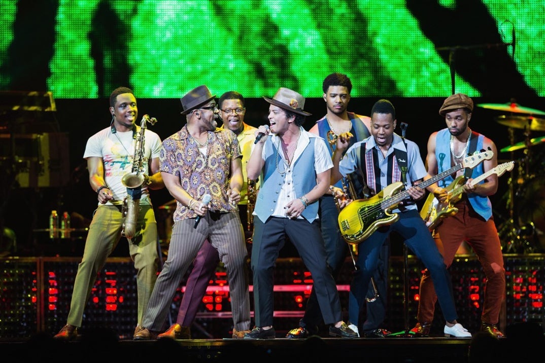 bruno mars perfomance photos-04