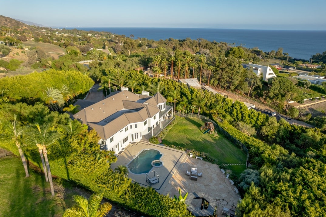 Russell Peters Malibu Home 0012