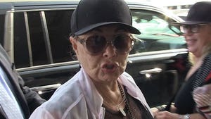 Roseanne Barr Wants a Sit-Down with Valerie Jarrett in the Nude