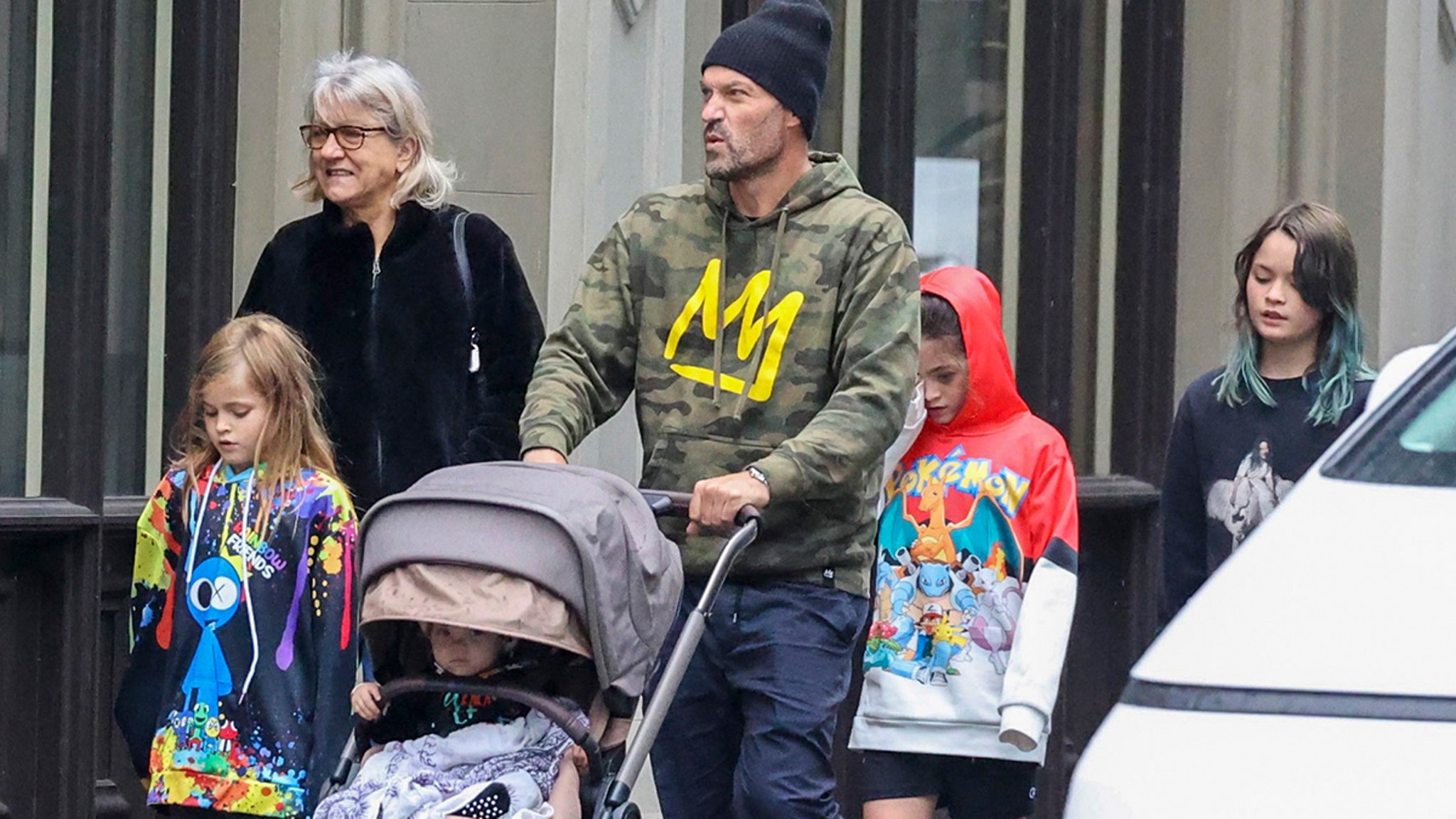 Brian Austin Green Responds to Claim Megan Fox Forces Kids to Wear 'Girls Clothes' Brian Austin Green Responds to Claim Megan Fox Forces Kids to Wear 'Girls Clothes'