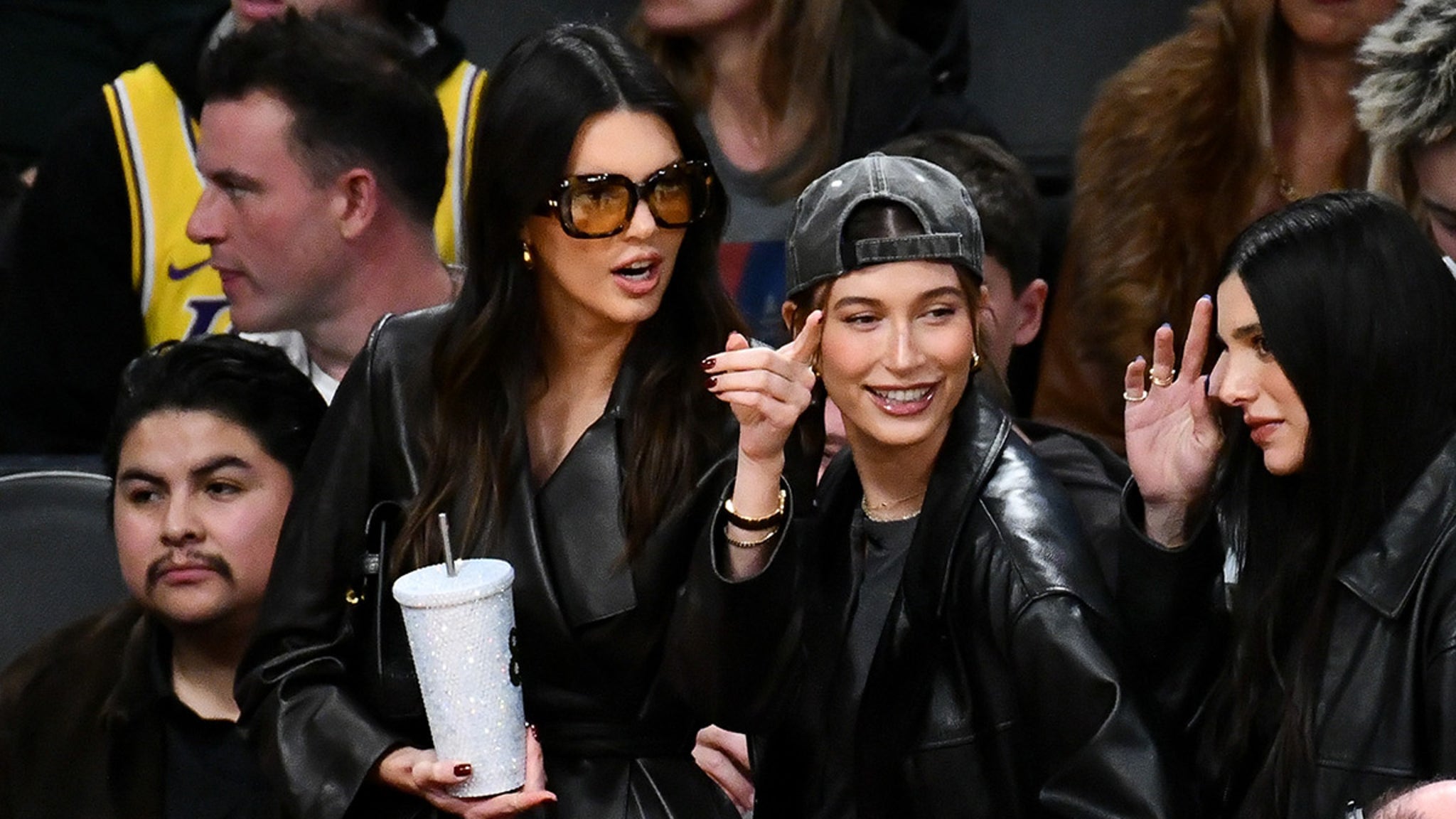 Kendall Jenner Hailey Bieber Have Ladies Night At Lakers Game