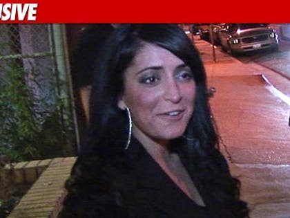 1115_angelina_TMZ_EX