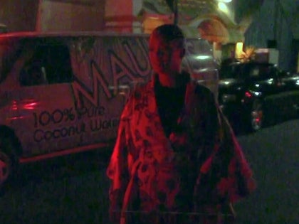 061016_rihanna_akm_primary