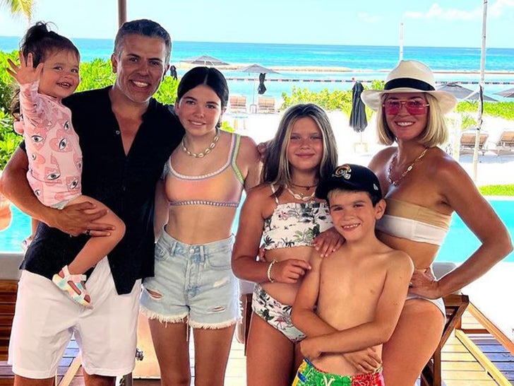 Teddi Mellencamp's Family Vacation To Mexico