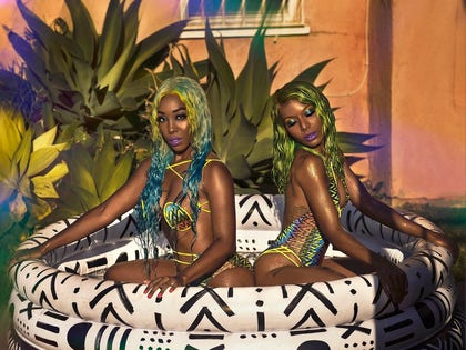 Di Soca Twins Modeling Hot Shots Photos 8