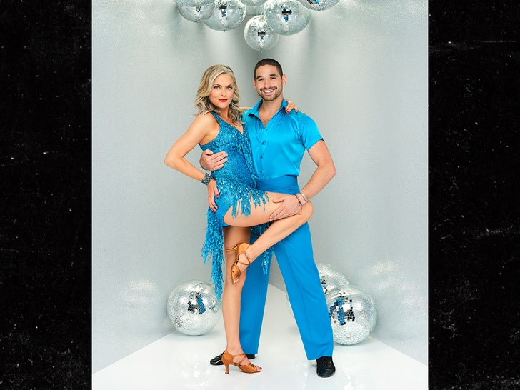 एलेन-हेन्ड्रिक्स-आणि-ॲलन-बर्स्टन-डिस्ने-अँड्र्यू-एक्लेस-1