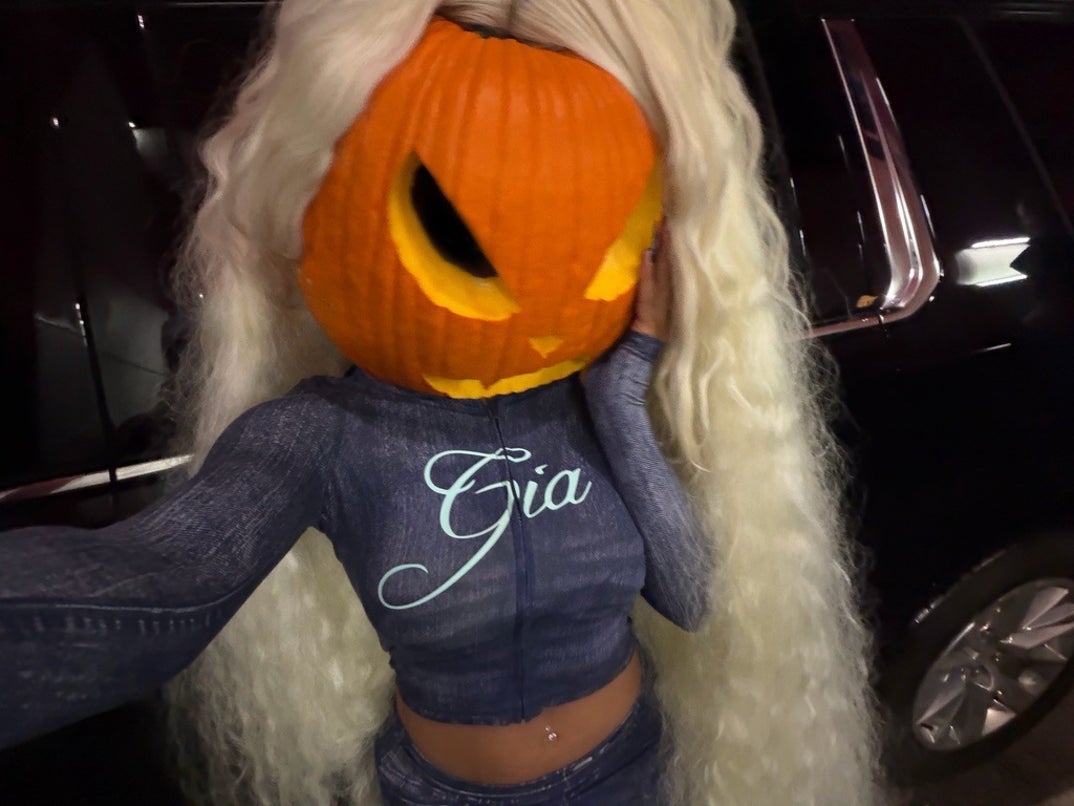Megan Thee Stallion Pumpkin Pics 18