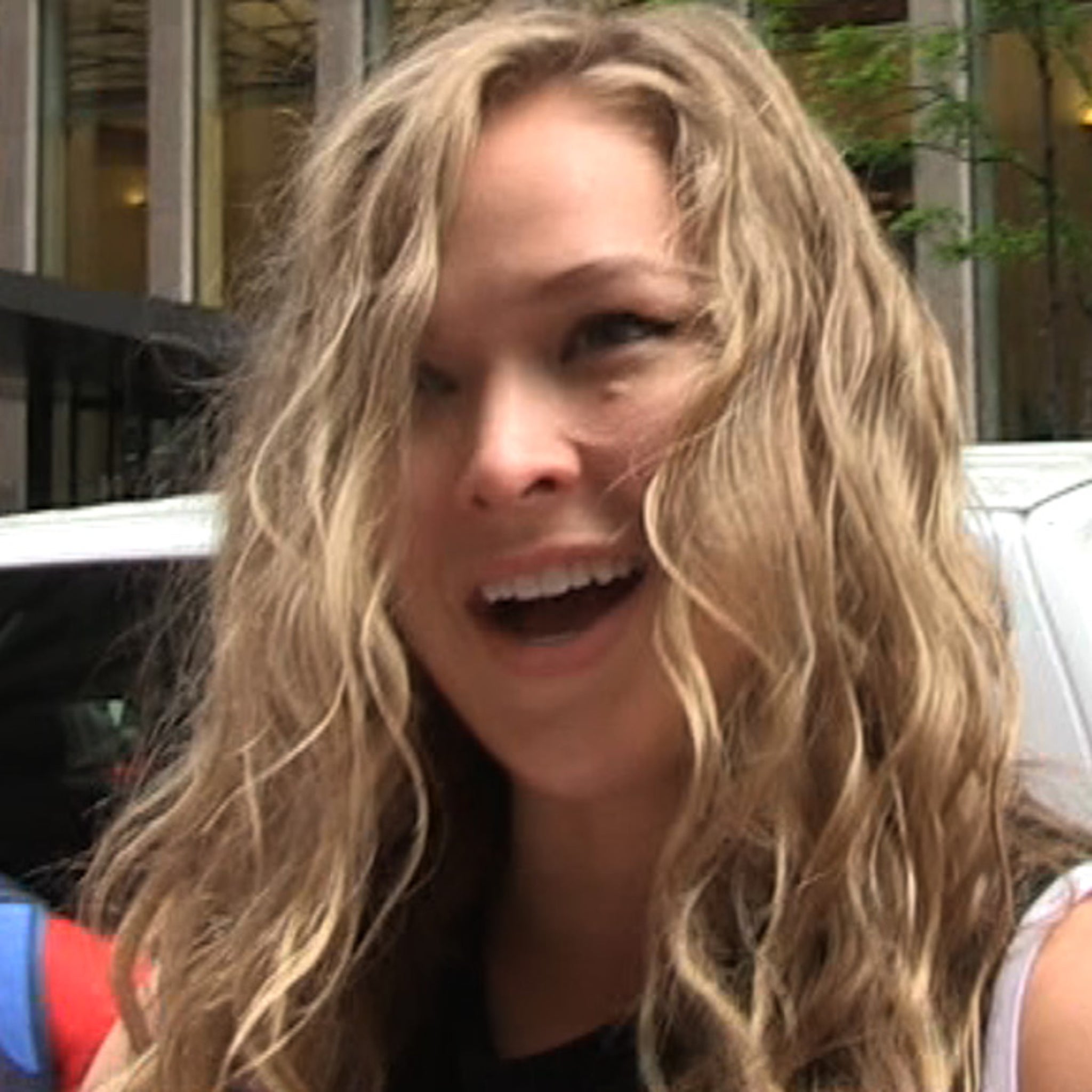 Ronda Rousey -- Chicken Wing Erotica ... Theres a Sexy Way to Scarf