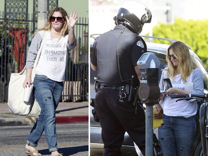 1128_drew_barrymore_jaywalking_fameflynet_2