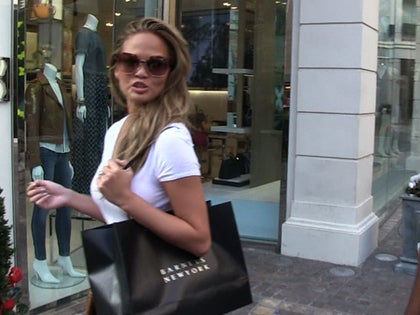 020515_chrissy_tiegen_primary