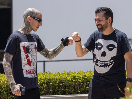 0705-travis barker gall launch bg