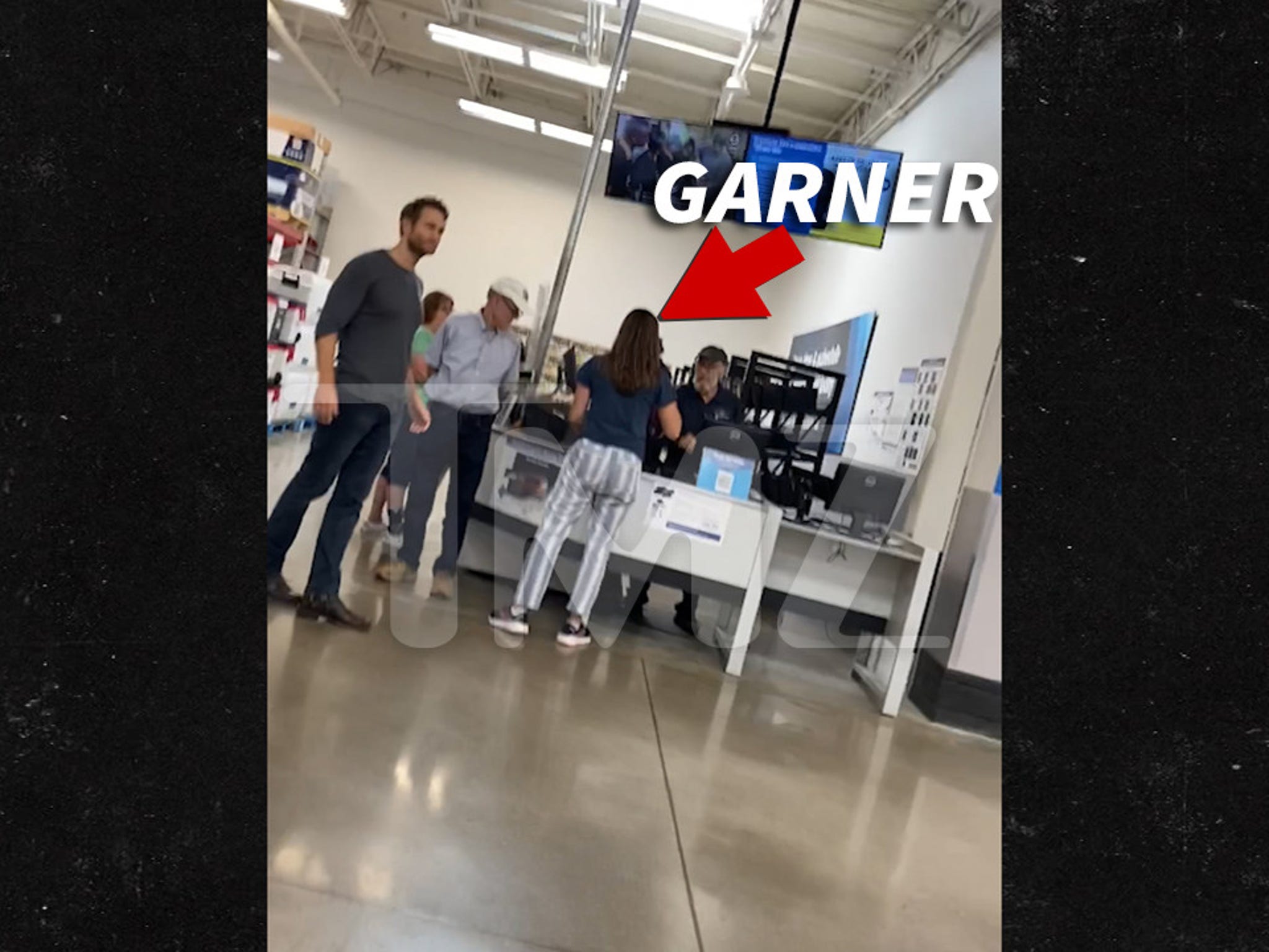 Jennifer Garner visits Wegmans in Canandaigua NY: Why was she there?