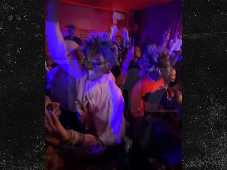 081825_Offset_boiler_room_crowd_primary
