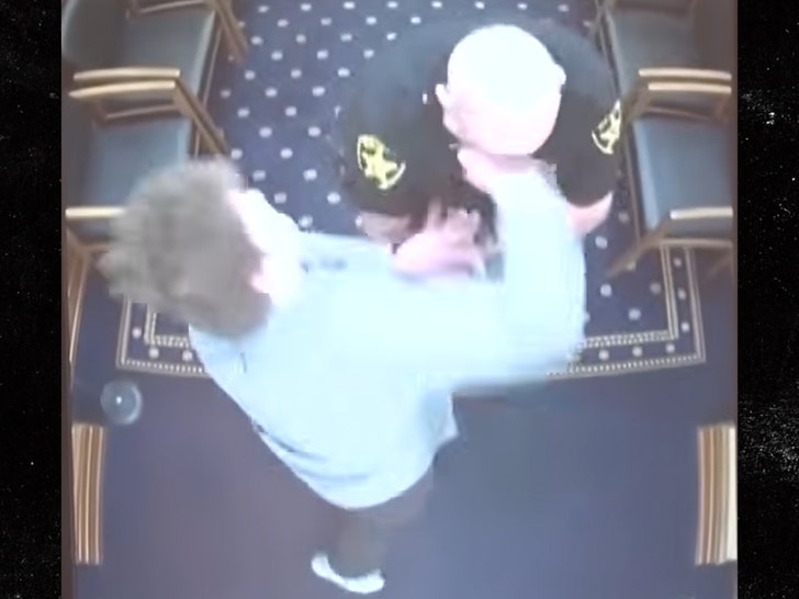 Video shows man attacking Ohio deputies after sentencing hearing 1