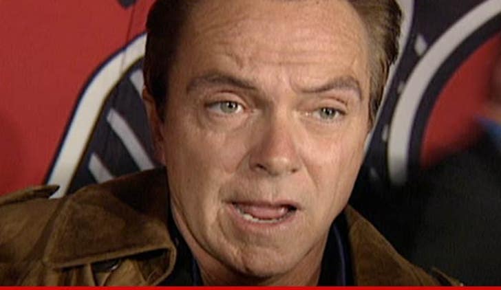 David Cassidy -- Man in the Middle of Drunken Cat :: 0109-david-cassidy-tmz-2