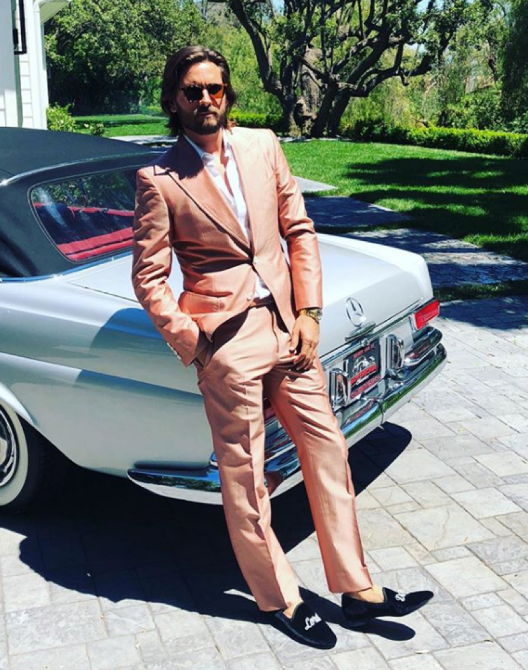 Stars Showing Off Their Cars, image size:1074x1364