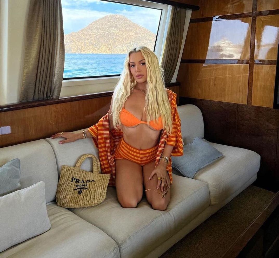 0621 Tana Mongeau Hot Shots 40