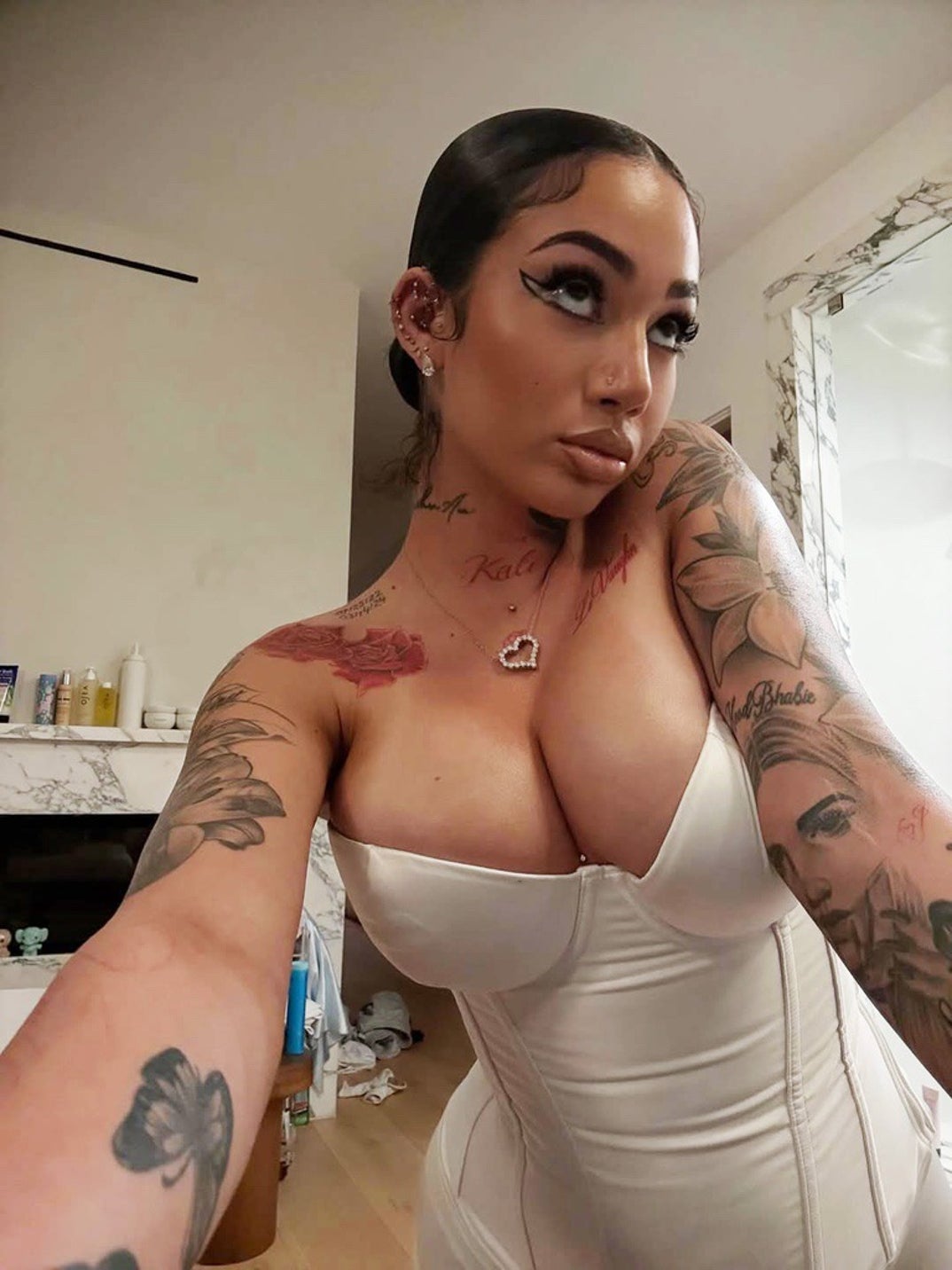 Bhad Bhabie Hot Shots 11