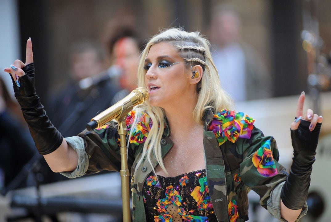 Kesha Performance Pics 3