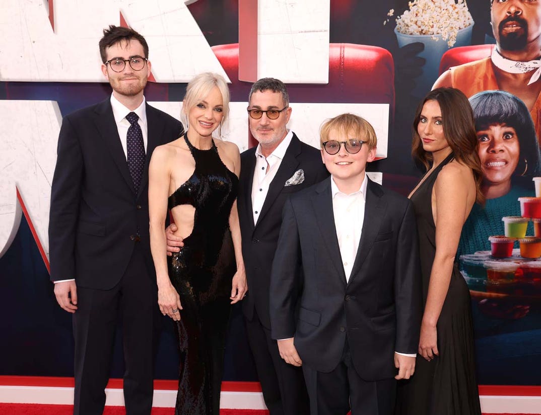 Dashiell Barrett, Anna Faris, Michael Barrett, Jack Pratt, Margot Barrett and Shawn Wayans