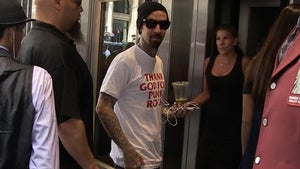 Travis Barker -- Doubles Down On Bet With TMZ Photog ... YOU WILL TAT YOUR FACE (VIDEO)