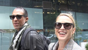 tj-holmes-amy-robach-primary-10-28-2025