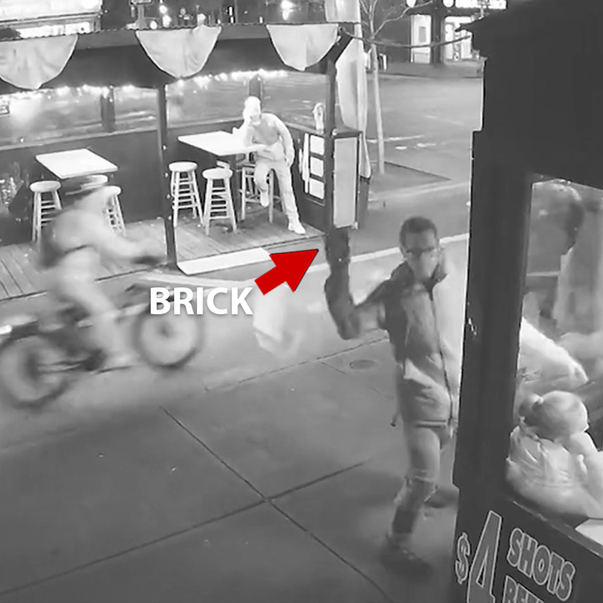 Man throws cinder block through Harlem lingerie store window